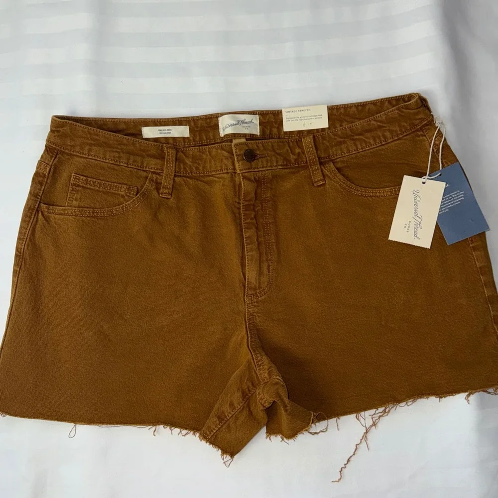 Universal Thread Womens Vintage Midi Shorts Brown Raw‎ Hem Size 16 NWT